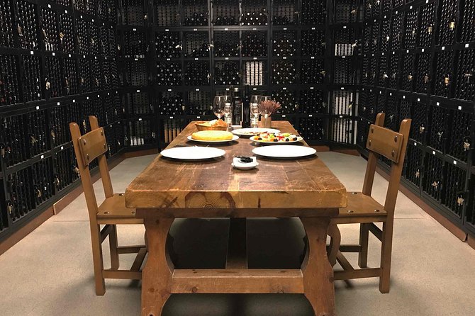 Rioja Wineries and Laguardia Tour with Picnic from San Sebastian - Laguardia after lunch: medieval streets and the wine-world woven in