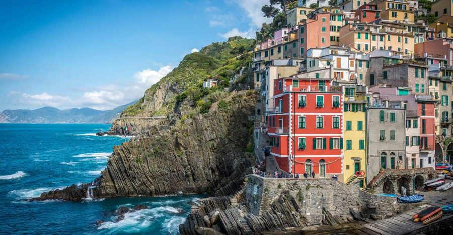 Riomaggiore: Vineyard & Wine Cellar Tour with Wine Tasting - The cellar tasting: five organic wines, with one clear Cinque Terre theme