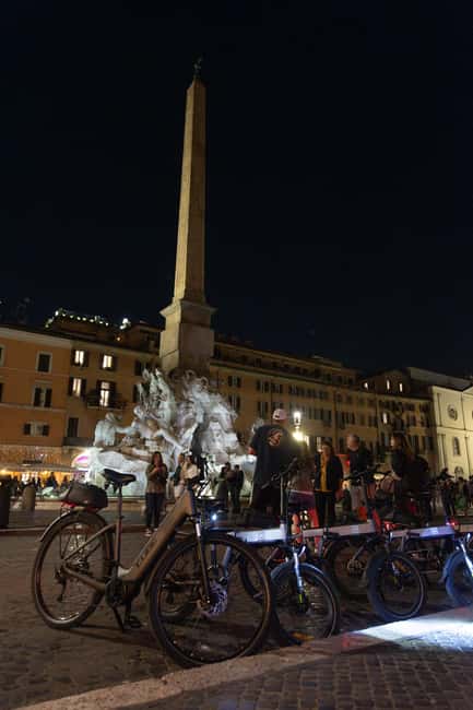 Rome by Night: E-bike Small Group Tour -Food & Wine (Option) - Castel Sant’Angelo and Piazza Navona: Classic Rome Turns into Street Theatre