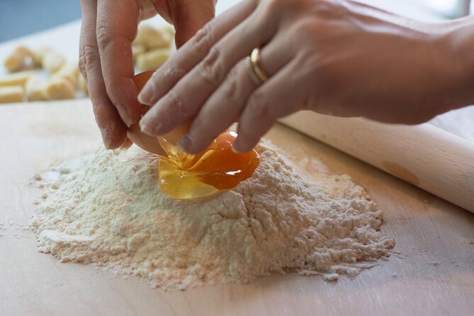 Rome Cooking Class: Fresh Pasta Two Ways & Tiramisu with wine - Key things that make this Rome pasta class worth your time