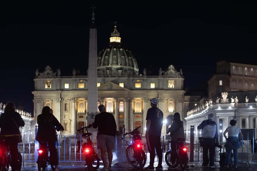 Rome: E-Bike Night Tour with Food and Wine Tasting - Starting at Via Antonio Rosmini and getting comfortable fast