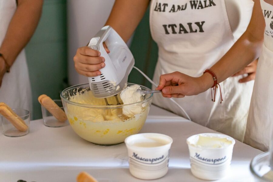 Rome: Fettuccine and Tiramisu Cooking Class with Wine - The fettuccine session: dough, sauce choice, and Roman technique