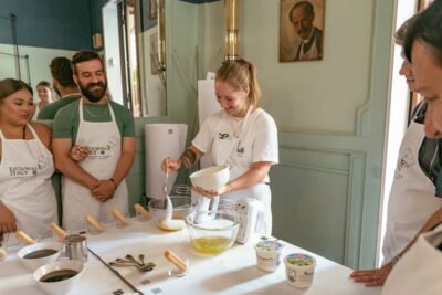 Rome: Fettuccine and Tiramisu Cooking Class with Wine - Meeting inside Restaurant Gusto and getting into “chef mode”
