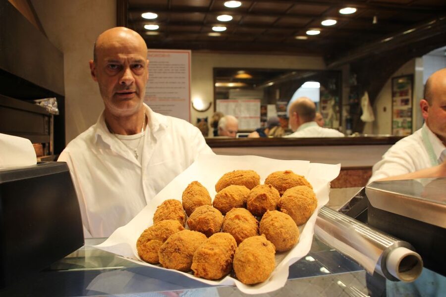 Rome: Food Tour and Wine Tasting in a Traditional Trattoria - Key things to know before you eat