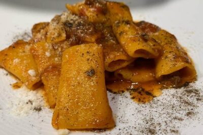 Rome: Food Walking Tour with Wine in Trastevere - The 5-stop flow: from cold meats to gelato at Fiordiluna