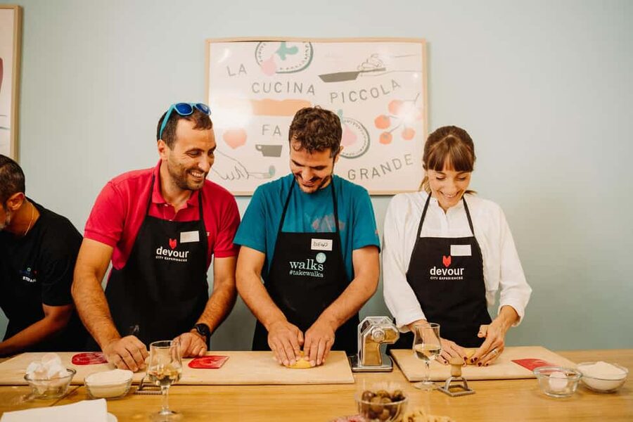 Rome: Fresh Pasta-Making Class with Wine and Gelato - Roman Sauces from Local Markets: What Actually Makes Them Different
