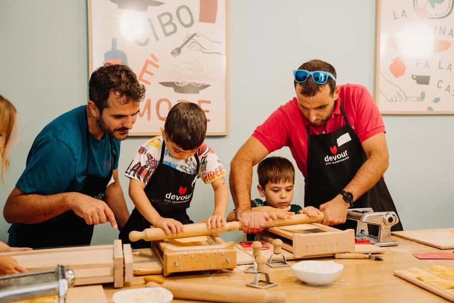 Rome: Fresh Pasta-Making Class with Wine and Gelato - Meeting at Piazza di San Giovanni della Malva: Don’t Lose Time First