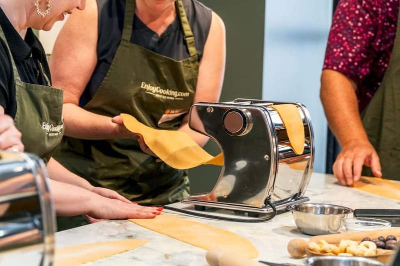 Rome: Hands-On Pasta & Tiramisu Class with Unlimited Wine - Key things I’d circle before you book