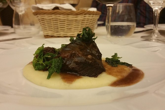 Rome Pantheon: Fine Food & Wine Pairing Dinner with Sommelier - The 3 Courses That Make Roman Comfort Food Work With Wine