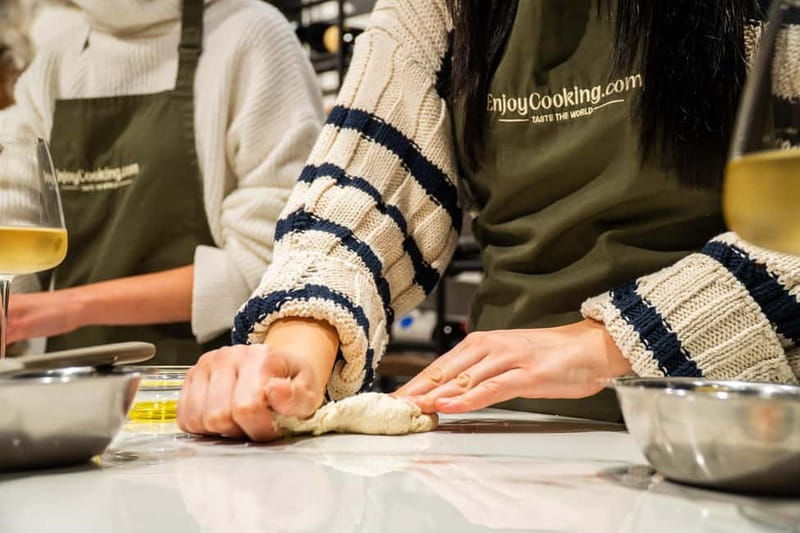 Rome: Pizza and Gelato Cooking Class with Wine - A 3-hour Rome food class with real chef attention