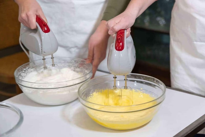 Rome: Pizza & Gelato Making Class with Wine & Limoncello - Where You Meet: Gusto Restaurant by Piazza Navona