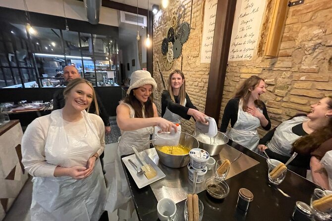 Rome: Pizza & Tiramisu Class with Free Flowing Fine Wine - Small groups mean coaching, not chaos