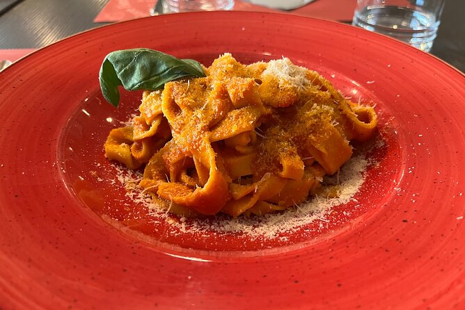 Rome Small Group Pasta Making Class with Wine and Italian Chef - Small Group Size (Max 14): The Difference Between Learning and Watching