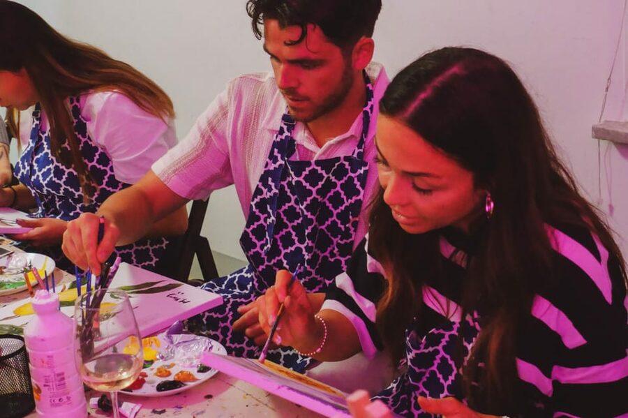 Rome: Tipsy Painting Class with Fine Wine and Arts - Unlimited wine and Roman-style pizza: how the food-and-sip combo changes the mood