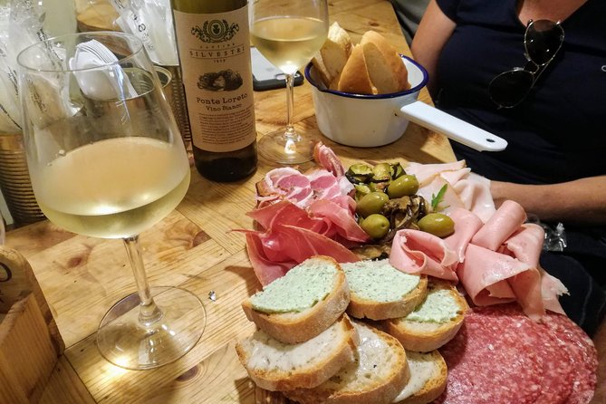 Rome: Trastevere Food Tour Wine Tasting and Local Expert Guide - The pacing: how you eat, walk, and share the evening