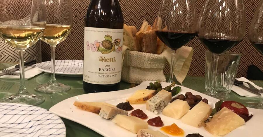 Rome: Trastevere Guided Food and Wine Tour with 20+ Tastings - Start at Trapizzino: build-your-own Roman comfort food