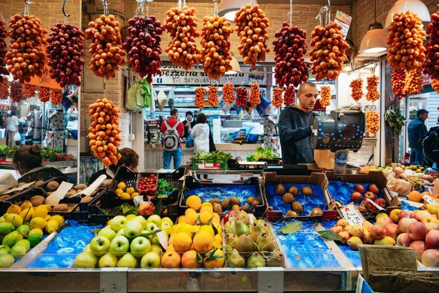 Rome: Trionfale and Prati Food and Wine Tasting Tour - Prati streets near the Vatican: everyday views without the ticket lines