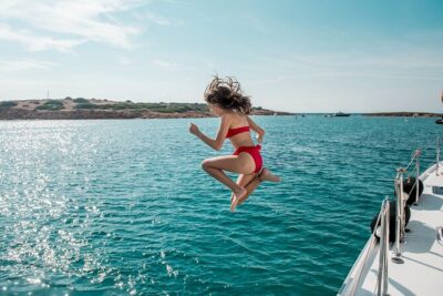 Sail the Athenian Coastline on a Catamaran with Meal & Wine - Meeting in Alimos Marina and what “small group” feels like