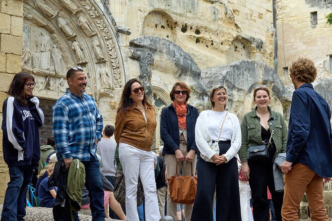 Saint-Émilion day tour: village visit, Châteaux and lunch - Saint-Émilion UNESCO village walk: how to spend that hour well