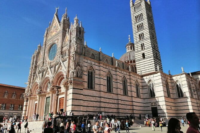 San Gimignano, Siena, Monteriggioni: Fully Escorted Tour, Lunch & Wine Tasting - Siena on Your Own: Make the Time Count in 2 Hours