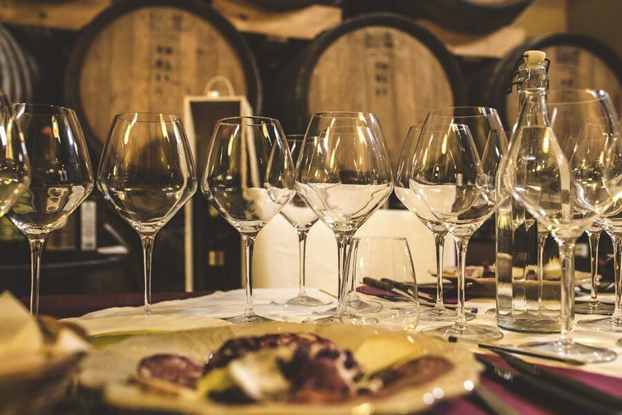 San Gimignano: Truffle Hunting with Lunch & Wine Tasting - The Practical Side: Timing, Language, and Weather Changes