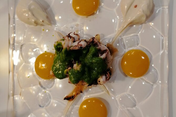 San Sebastian Pintxo Food, Wine & Market Foodie Tour(Small Group) - Calle Mayor: classic elegance, and pintxos that highlight local produce
