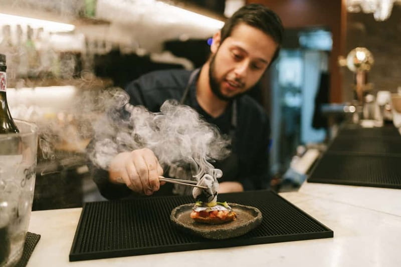 San Sebastian: Pintxos and Wine Tour - Meeting Point in the Old Town: Go Ready to Stand