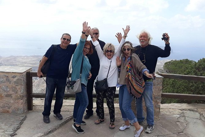Santorini First-time Visitors Private Tour with Wine Tasting - Why a private Santorini highlights tour works so well