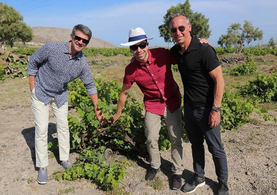 Santorini: Small-Group Sunset Wine Tour with Santo Winery - Why this 4:00 PM sunset timing is the whole point