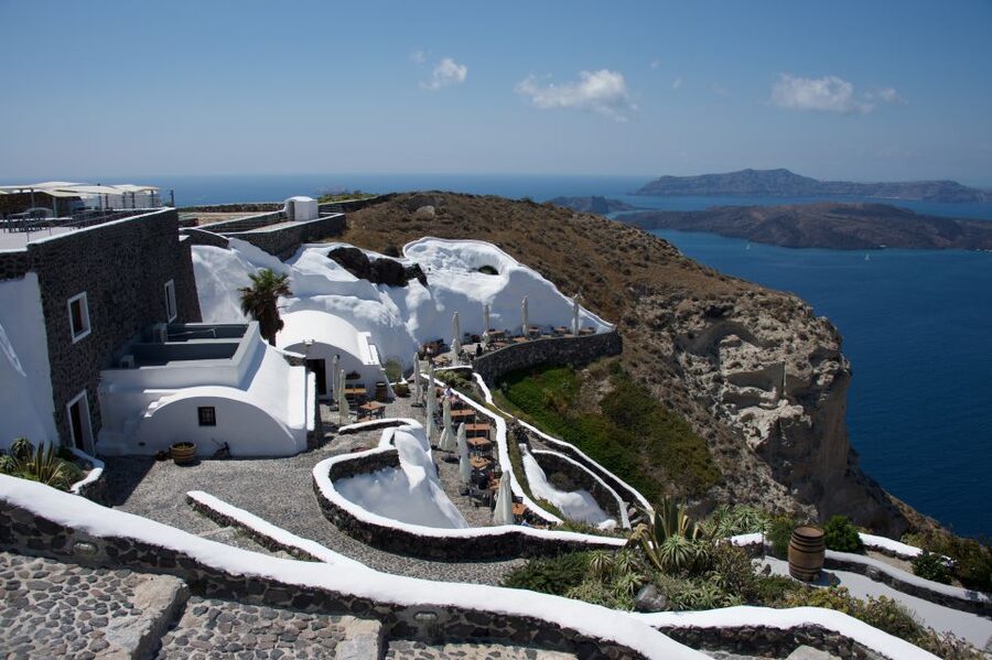 Santorini: Three Wineries and One Brewery Tour with Tastings - Guides and pacing: why the people matter as much as the wine