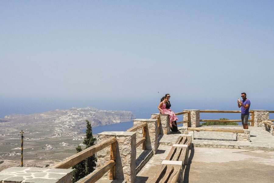 Santorini: Top Sights Day Trip, Wine Tasting, & Oia Sunset - Oia sunset with blue domes: photos, queues, and a fast-moving finish