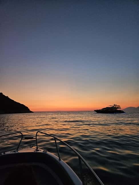 Sarandë: Sunset boat tour with local wine - Sarandë at Golden Hour: The Quick Pitch on This Boat Tour