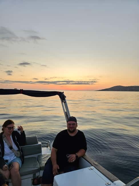 Sarandë: Sunset boat tour with local wine - Sarandë Sunset Portion: Where the Golden Hour Lands