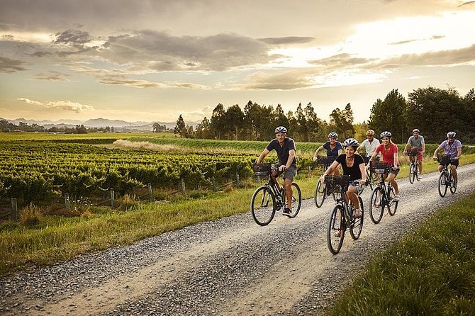 Self-Guided Wine Tours by Bike with Lorelle & Greg - Meeting and setup: you’ll get ready fast, not five minutes before