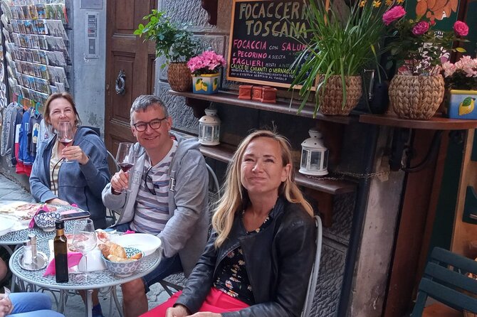 Siena walking tour with lunch & Chianti wine - Stop 2: Via della Sapienza and a cave you can’t just visit