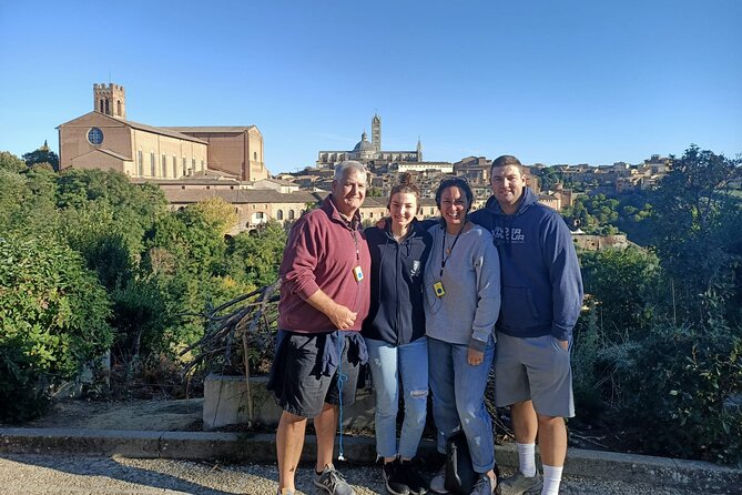 Siena walking tour with lunch & Chianti wine - Piazza del Campo: sparkling wine tasting and Palio sightlines
