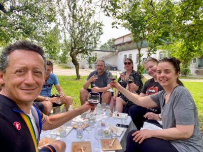 Sirmione: Vineyard Tour with Lugana Wines and Local Tastings - Meet at the bell: how the start really works