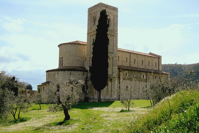 Small-Group Brunello di Montalcino Wine-Tasting Trip from Siena - Montalcino Town Time and Fortress Views: What You Should Do With It
