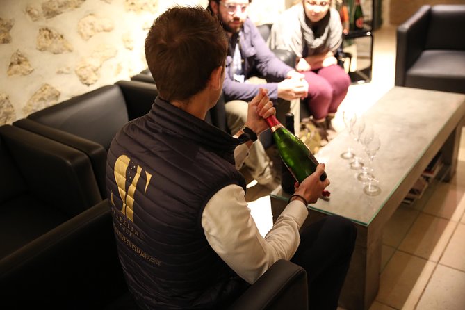 Small Group - Full Day Champagne Tour 3 Small Champagne Growers - Reims Meeting Point: Starting Easy at Cour de la Gare
