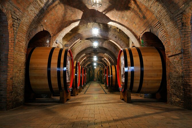 Small Group Napa Valley Tour for Wine Lovers - Guides, group size, and how the day feels in real life