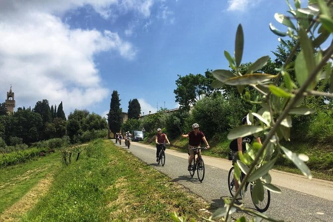 Small-Group Wine Tasting Experience in the Tuscan Countryside - Free Time for Purchases: Plan to Buy Something Small