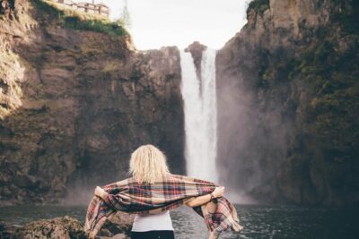 Snoqualmie Falls + Wine Tasting: All-Inclusive Small-Group Tour - The Ride Out: Why Lake Washington Crossing Sets the Tone