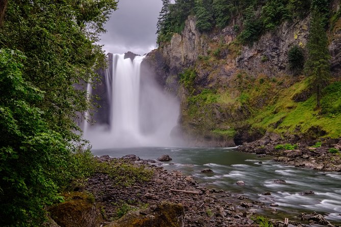 Snoqualmie Falls + Wine Tasting: All-Inclusive Small-Group Tour - Food and Hydration: The Quiet Detail That Makes Wine Taste Better