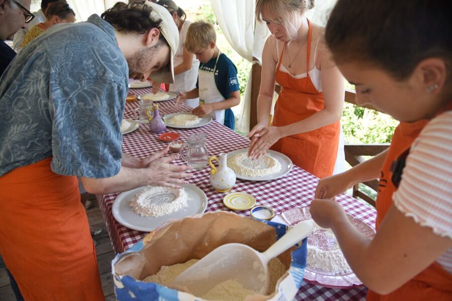 Sorrento: Pizza Lesson, Wine, and Limoncello at a Local Farm - The pizza school: dough, toppings, and baking the real way