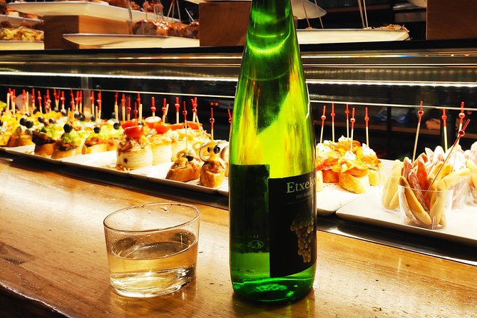 Spanish Wine and Tapas Tour in a Local Neighborhood in Barcelona - Poble Sec, not postcard Barcelona: how the evening starts