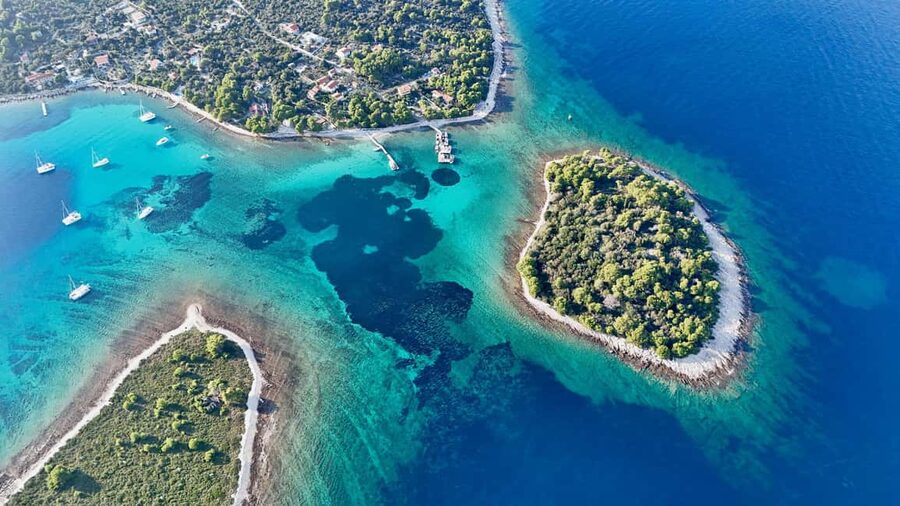 Split: Blue Lagoon & 3 Island Cruise with Wine & Snorkeling - Blue Lagoon: swimming and snorkeling with the included gear