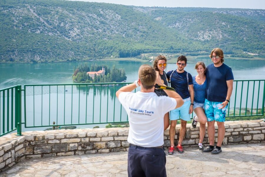Split/Trogir: Krka National Park Day Trip with Wine Tasting - Wine tasting in a local konoba: how the day finishes
