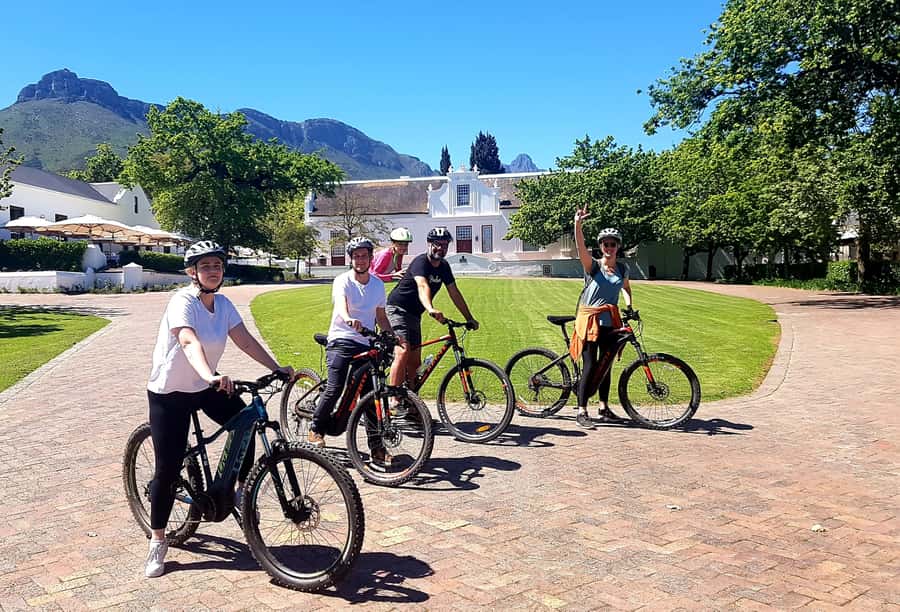 Stellenbosch: Historical Bike Tour & Wine Tasting - Why This Route Feels More Like a Day Out Than a Tour Line