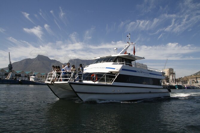 Sunset Champagne Cruise from Cape Town - How to Make the Most of Your Evening at the V&A Waterfront