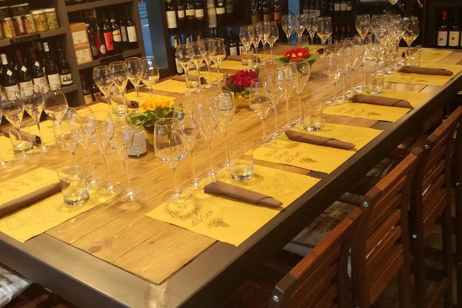 Taste of Lake Como: 4 Wines Paired with Local Cheese Charcuterie - Group size and the social pace: conversation without feeling stuck